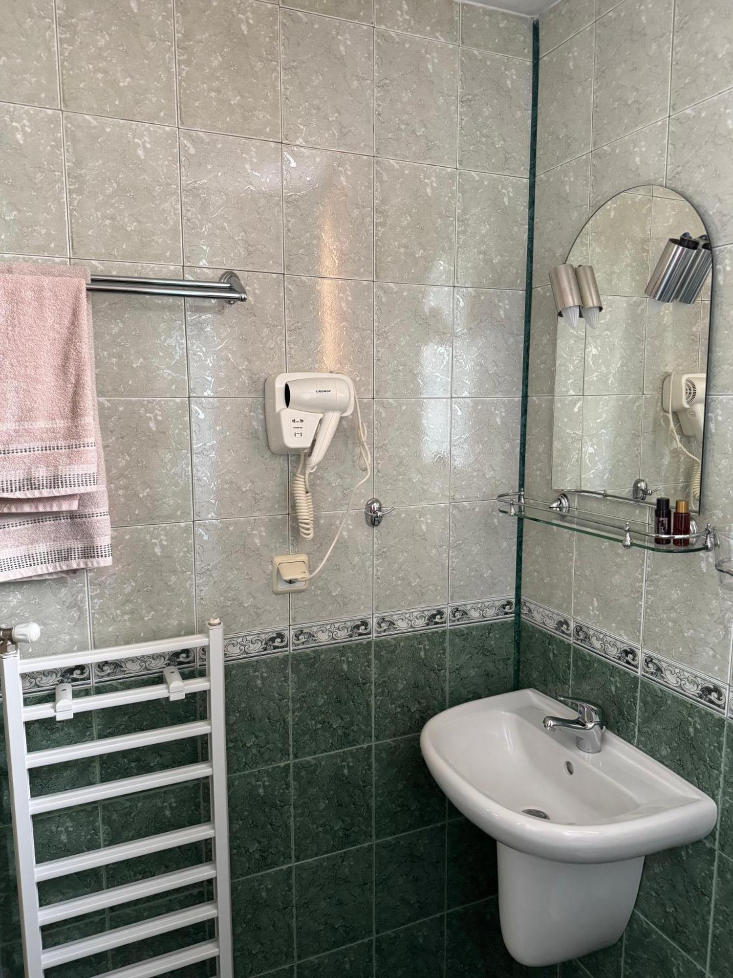 Mama Emiliya Guest House Beli Iskăr Exterior foto