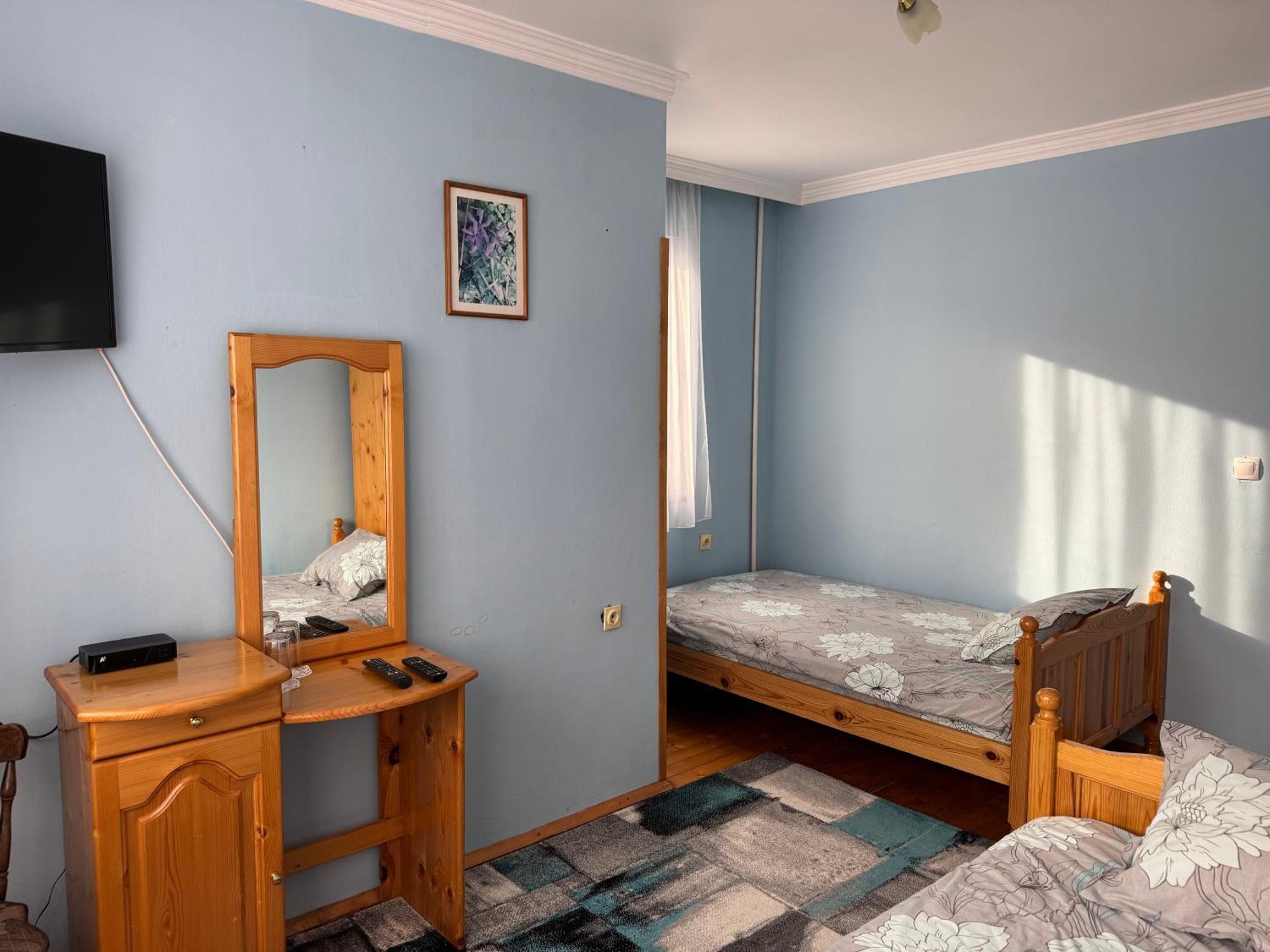 Mama Emiliya Guest House Beli Iskăr Exterior foto